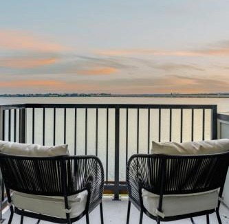 Rowlett House | Stylish Lake House Retreat in Rowlett