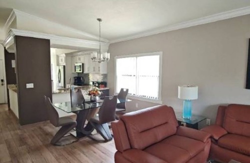South Bradenton Condo | Stylish Lakefront Retreat Near IMG & Anna Maria Island w/Two Pools and Hot Tubs