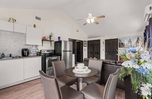 Kissimmee Apartment | Stylish Loft Retreat, Near Disney, Sleeps 6