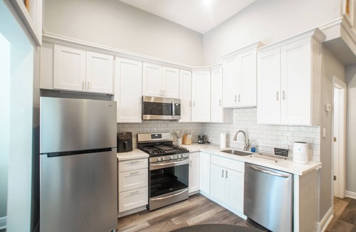 Tulane - Gravier House | Stylish Mid-City Retreat and Walkable to Streetcar