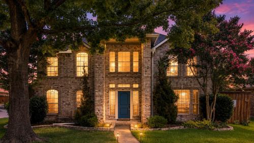 Allen House | Stylish Oasis Modern Living