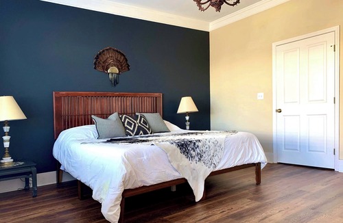 Cowan Hotel | Stylish railroad boutique hotel. 5 ensuite rooms + apartment & banquet room.
