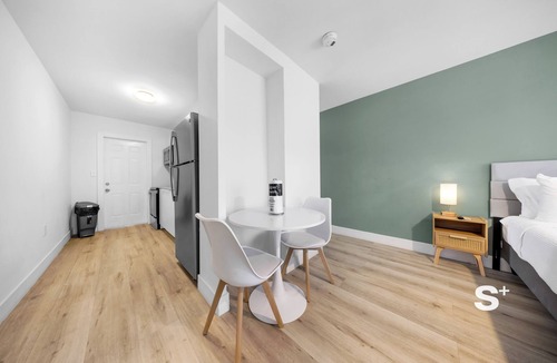 North Miami Apartment | Stylish Studio Parking-Gym Near Aventura
