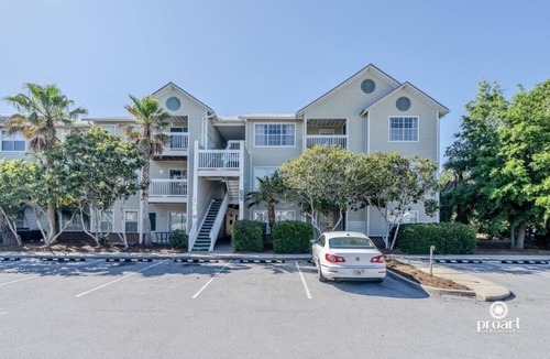Indian Bayou Apartment | Stylish Three Bedroom Condo Close to Beach