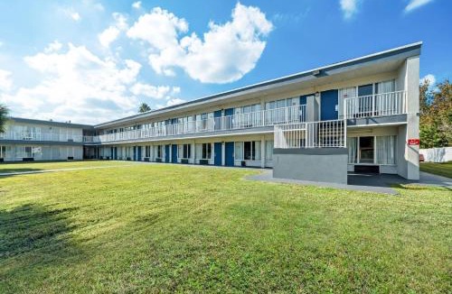 Daytona Beach Hotel | Suburban Studios Daytona Beach - Speedway
