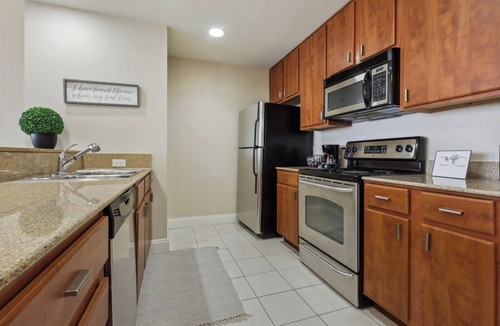 Central Business District Hotel | Suite Zen |Central NOLA Stay Near French Qtr