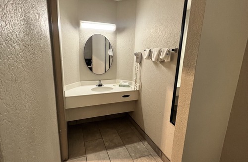 Sulphur Hotel | Sulphur Extended Stay