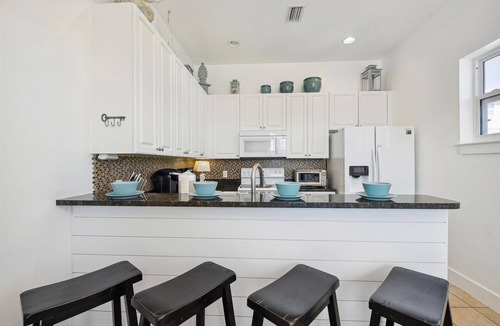 Sunnyside House | Summer Deals! Just a Short Walk to The Beach! Free Activities!