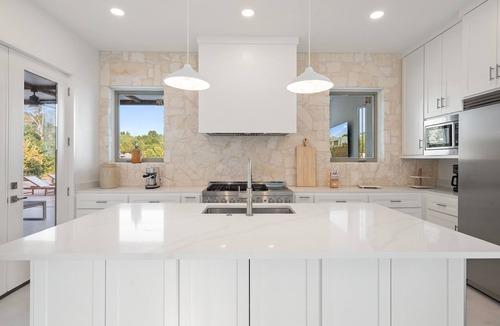 Arp House | Summer Lakefront Retreat with Pool &Views|Resort Style Property|Vineyards nearby