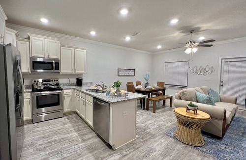 South Pensacola House | Summer Luxury Downtown Beach-House l Pool