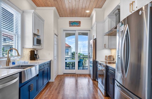 East End House | Sun Of A Sailor - Pet Friendly, Beach Front, Swimming Pool, St George Island!