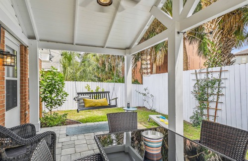 Seaspray House | Sun Rays and Beach Days @ Seaspray | 4 Bikes | 1 Block 2 Beach | Gas Grill