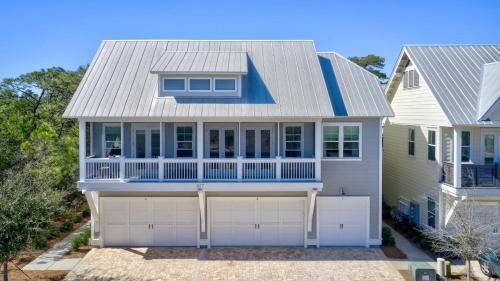 Panama City Beach House | Sun Sand For 6 by AvantStay Prominence Pet-Friendly Pool