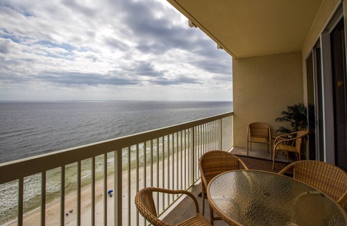 Miramar Beach Condo | Sunday-Sunday,2BR, Bunkroom, 2Full Bath's. Beach Chairs Included, 3 NITE MINIMUM