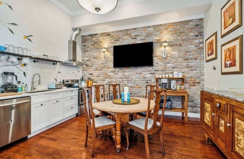 Faubourg Lafayette Villa | Sunny 5BR Villa w/Private Pool & Courtyard Oasis