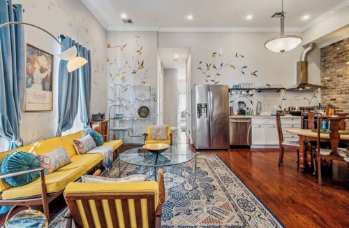 Faubourg Lafayette Villa | Sunny 5BR Villa w/Private Pool & Courtyard Oasis
