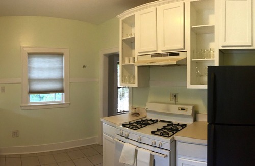 Broadmoor House | Sunny And Safe New Orleans 2 Bedroom