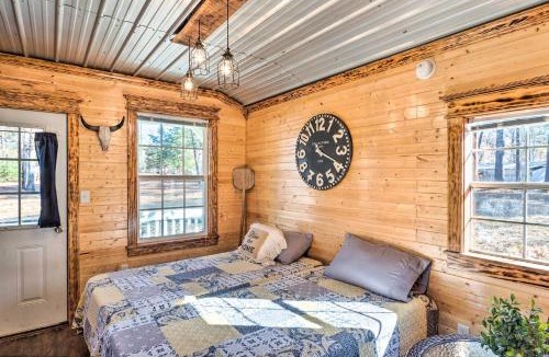 Negreet House | Sunny 'Catfish Cabin' w/Views of Toledo Bend