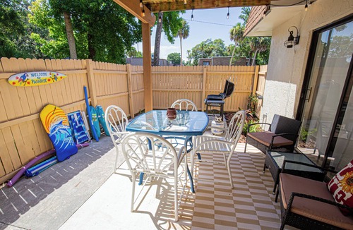 Port Orange House | Sunny Florida Retreat - Just 3 miles to the beach!