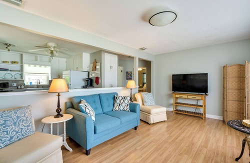 Lake Wales Cottage | Sunny Lake Wales Getaway - 1 Mi to Downtown