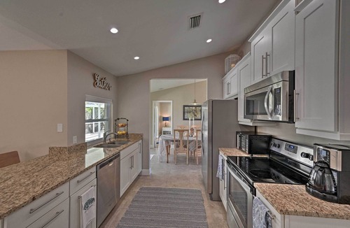 Marco Island Cottage | Sunny Marco Island Oasis < 2 Miles to Beach!