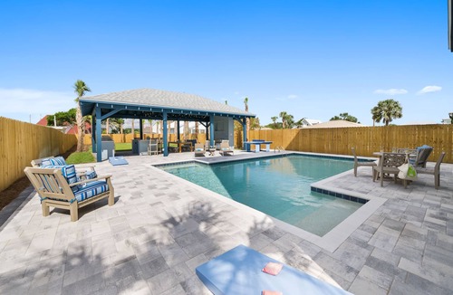 Sunnyside On The Gulf House | "Sunnyside Up" - HUGE Backyard w/Heated Pool, Putting Green + More!