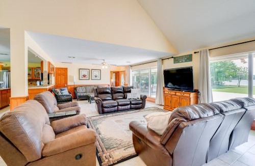 Kerens House | Sunrise Cove RC LLC: Lakefront Home w/2 Casitas!