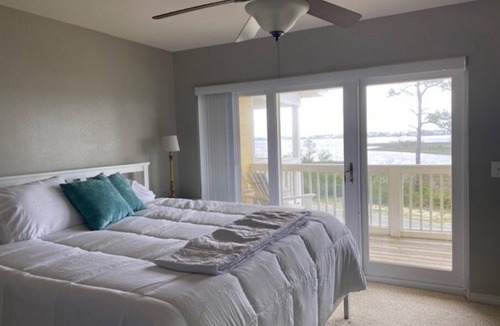 Innerarity Townhomes House | Sunset Bliss with 2 Decks, Pool & Private Bay Access