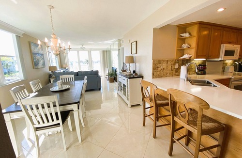 St. Petersburg Condo | SUNSET PARADISE Waterfront Condo, Sunset Views, Pool, Beach, 5min to StPeteBeach