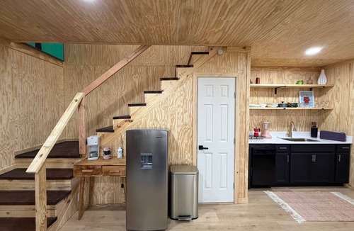 Eureka Cabin | Sunset Tower Cabin on Lake Richland Chambers with Balcony Water View - Corsicana