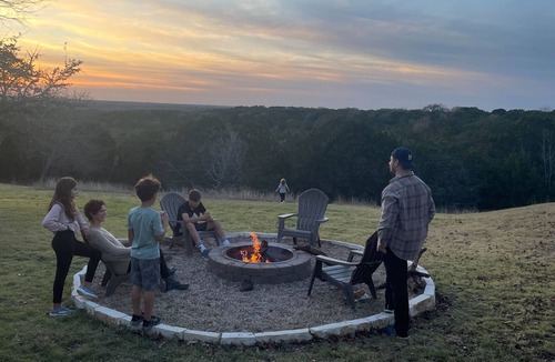 China Spring Bed & Breakfast | Sunsets Over Texas, Luxury Country Stay