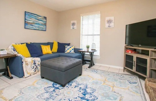 Ferry Pass House | Sunshine Chic at Shoal Creek in North Pensacola