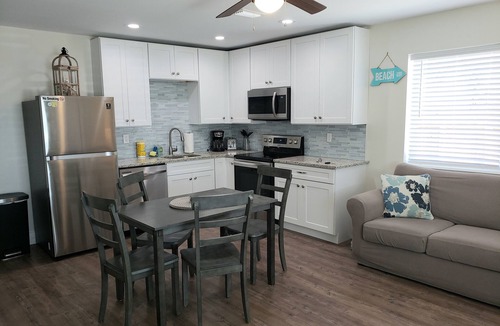 Crescent Beach Apartment | Sunshine Getaway, new 1br/1ba for couples or family up to 3
