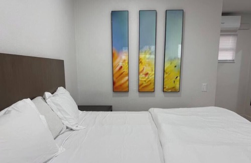 Pappas Colony Hotel | Sunshine Inn