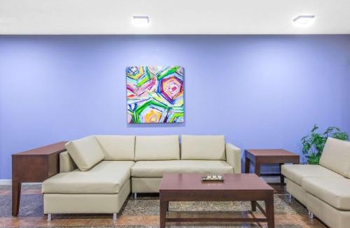 Brinkley Hotel | Super 8 by Wyndham Brinkley
