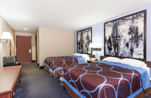 Indianola Hotel | Super 8 by Wyndham Indianola