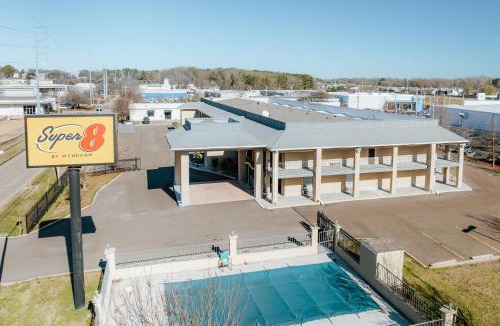 Greater Belhaven Hotel | Super 8 by Wyndham Jackson MS Near the Fairgrounds