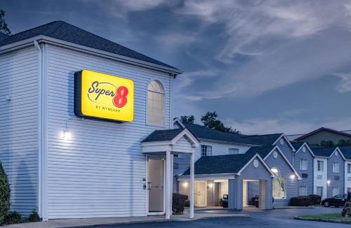 Northwest Pensacola Hotel | Super 8 by Wyndham Pensacola