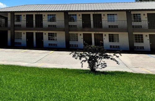 Picayune Hotel | Super 8 by Wyndham Picayune