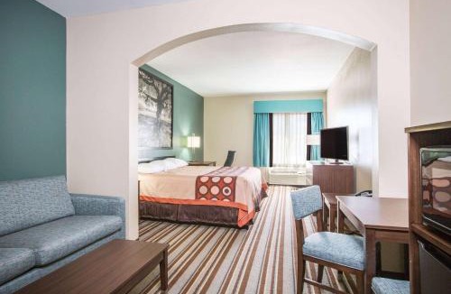 Port Arthur Hotel | Super 8 by Wyndham Port Arthur/Nederland Area