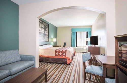 Port Arthur Hotel | Super 8 by Wyndham Port Arthur/Nederland Area