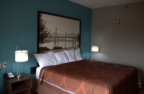 Rainsville Hotel | Super 8 by Wyndham Rainsville