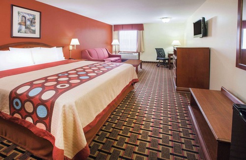 White Hall Hotel | Super 8 by Wyndham White Hall