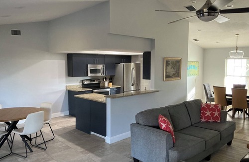 Laurel House | Super clean, family-friendly & beautiful home just 5 minutes from Nokomis Beach