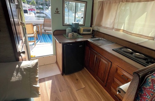 Key West Boat Rental | Super-Cozy boat in Key West!