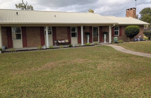 Orange House | Superb 3-bedroom house with AC and relaxing pool in adorable Orange Texas