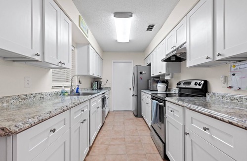 Florida Shores House | Superb 3-bedroom POOL home with central AC in charming Edgewater