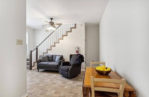 Touro Apartment | Superb Uptown Location!