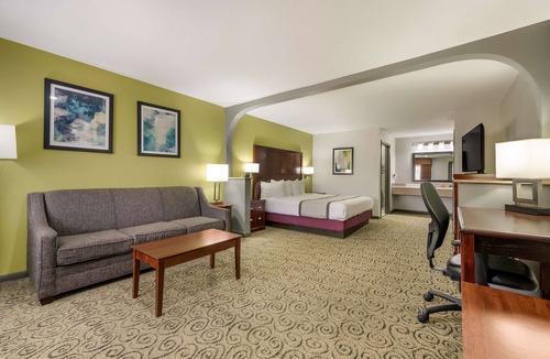 Deer Park Hotel | SureStay Hotel by Best Western Deer Park
