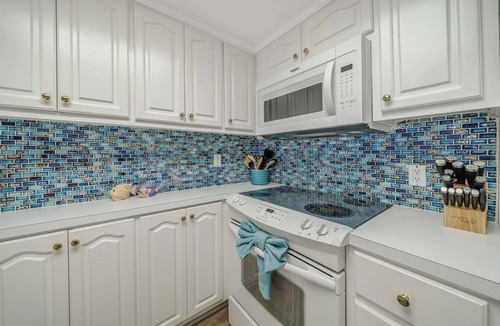 Silver Sands Beach House | Surf Dr Townhome Where the Beach is your Backyard! FREE Golf & Tickets!